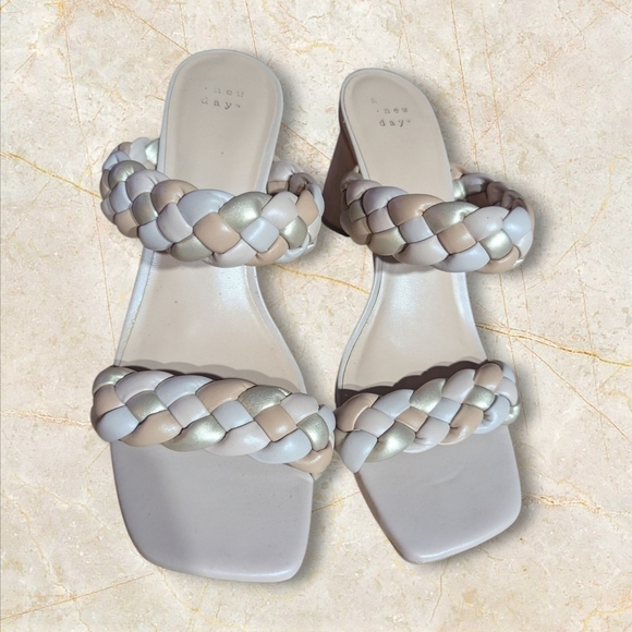 A New Day Women's Tan Braided Block Heels Size 9 1/2 - Picture 6 of 8